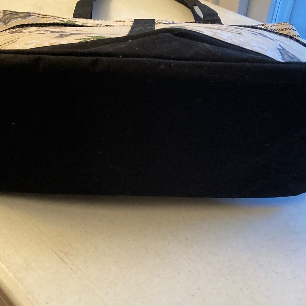 Hawaiian Islands Canvas Tote Bag in Beige and Black - Picture 5 of 12